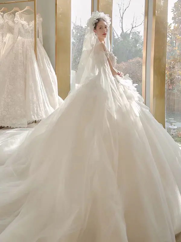 今禧 长拖尾一字肩婚纱