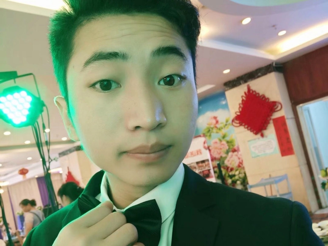 专属婚礼定制，赠送音响师一名