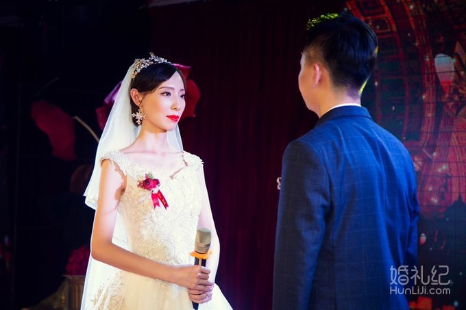掏心窝的婚礼誓词 | 一段走心的誓言只有“我爱你”怎么够？