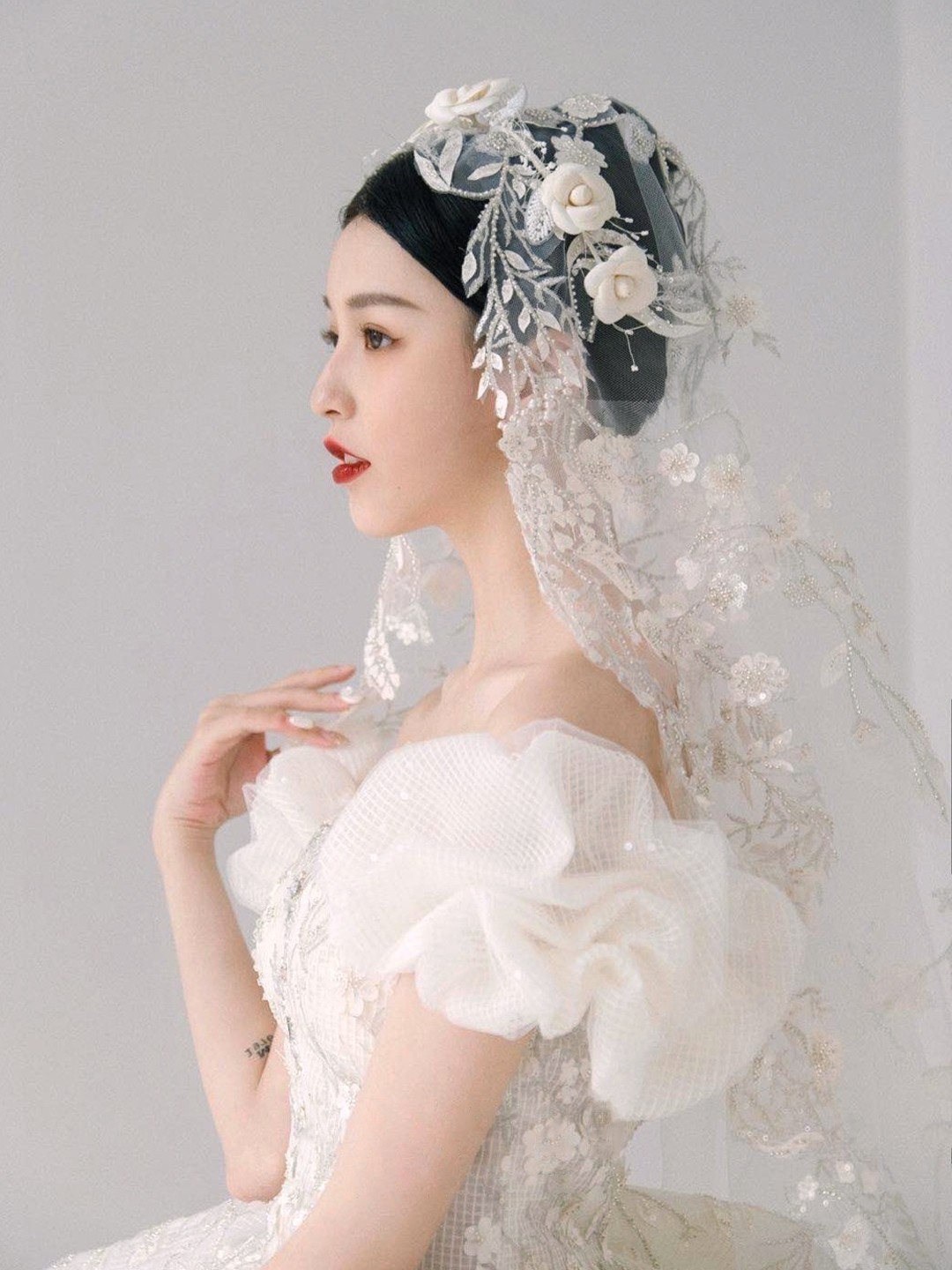 【限時(shí)團(tuán)購(gòu)】輕奢婚紗禮服3件套＋贈(zèng)伴娘服
