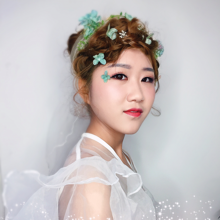 女王彩妆美容美甲培训机构