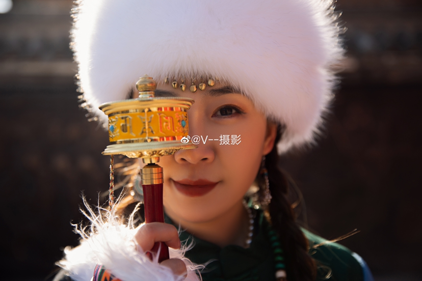 呼和浩特市大召寺藏服拍摄