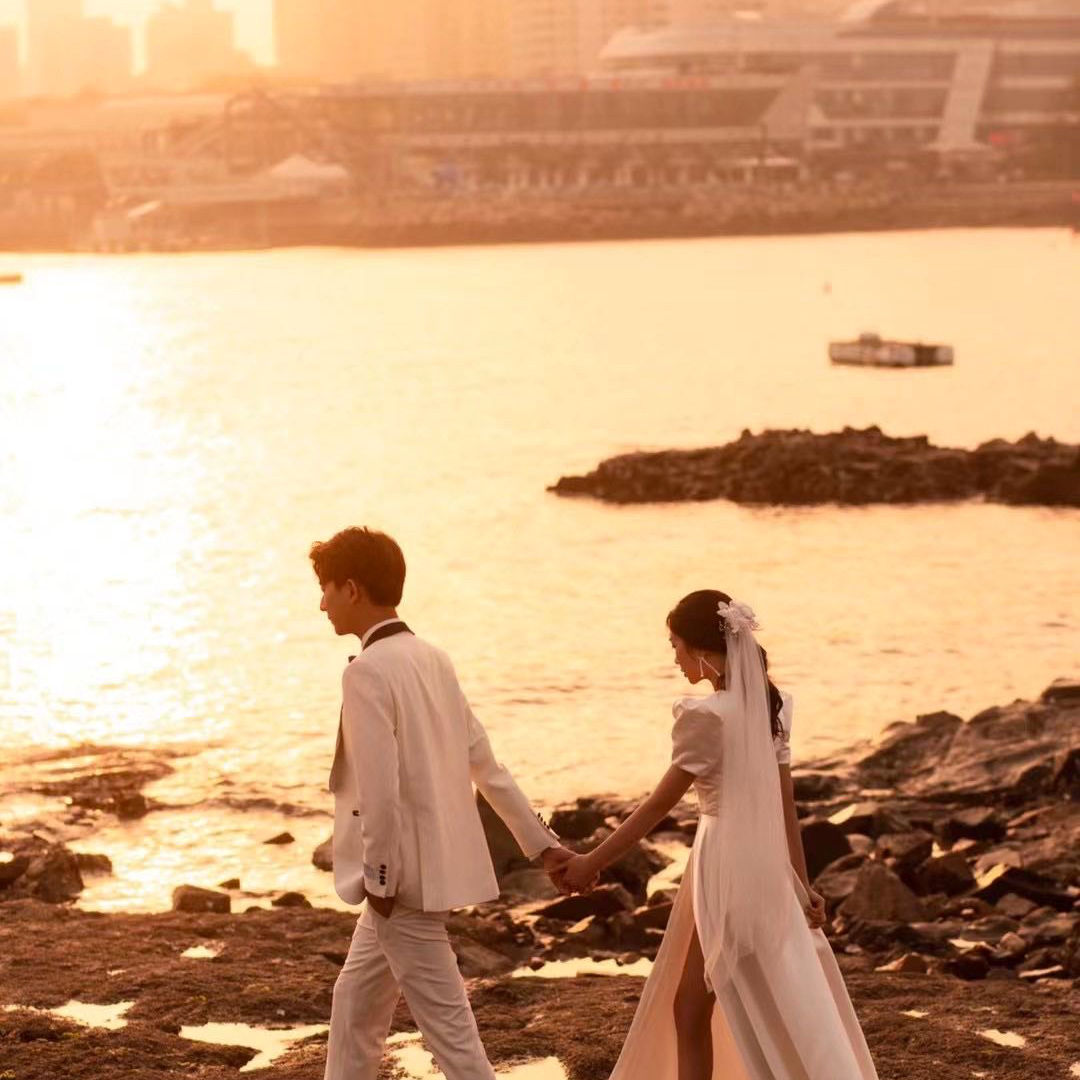 夕阳海景婚纱照