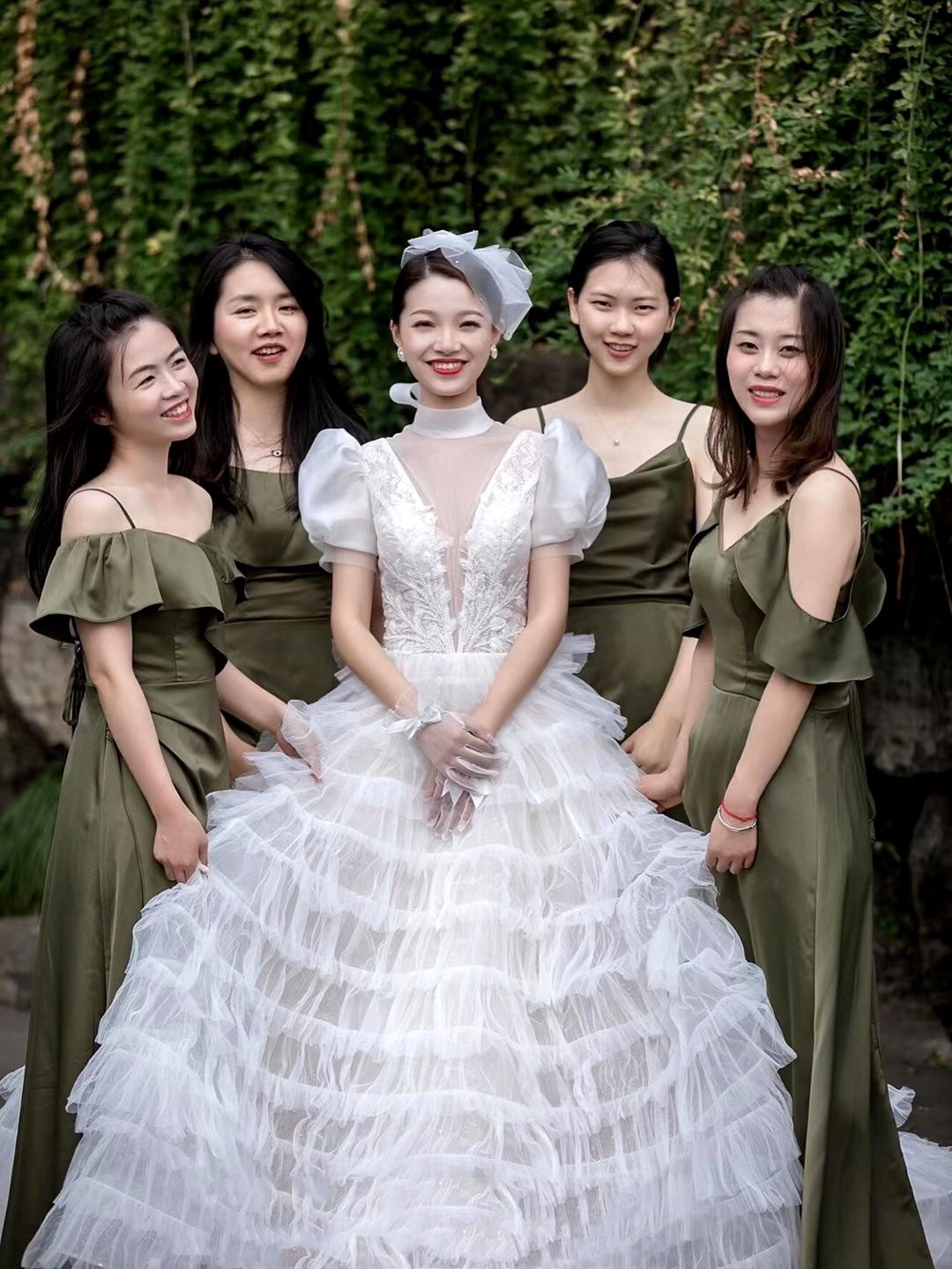 8套礼服 婚纱秀禾敬酒服伴娘服