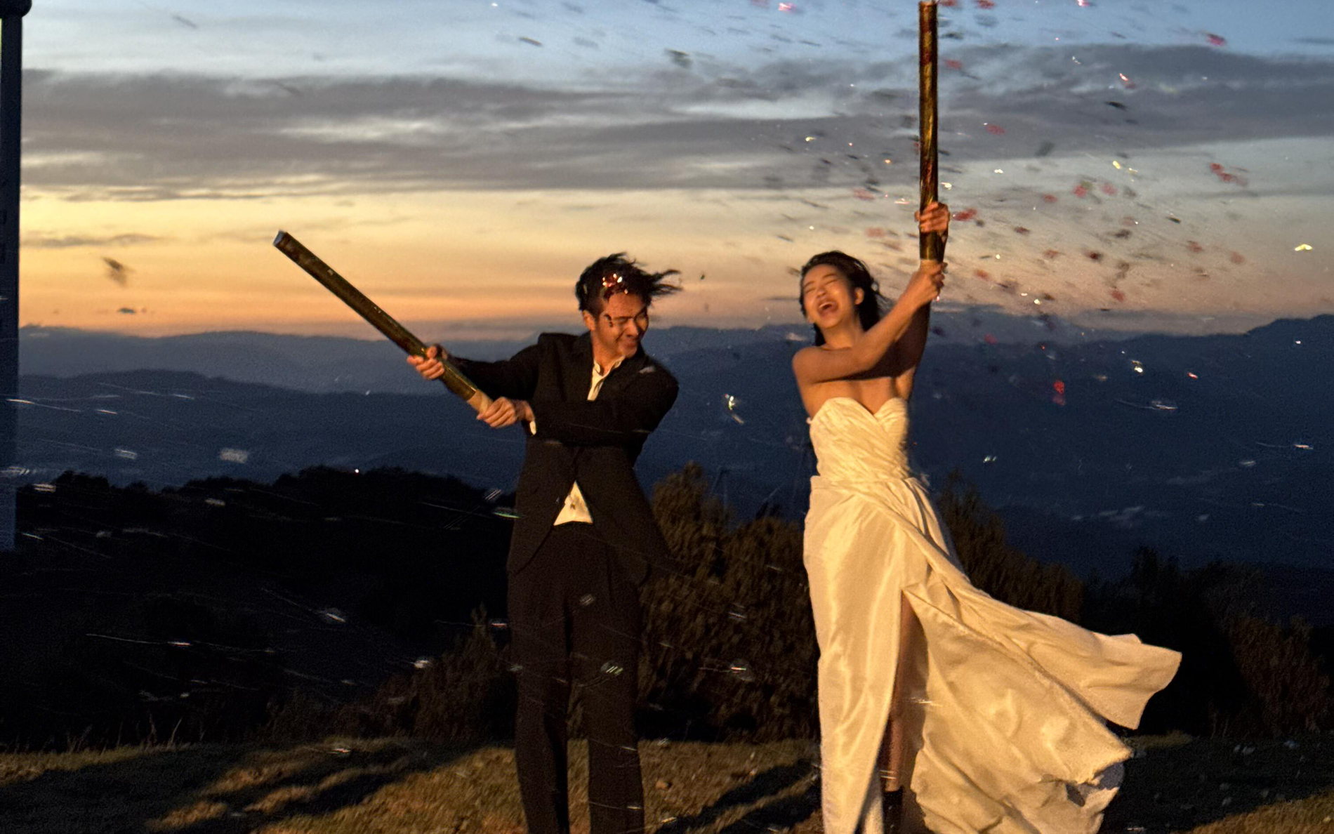 海邊浪漫落日婚紗照
