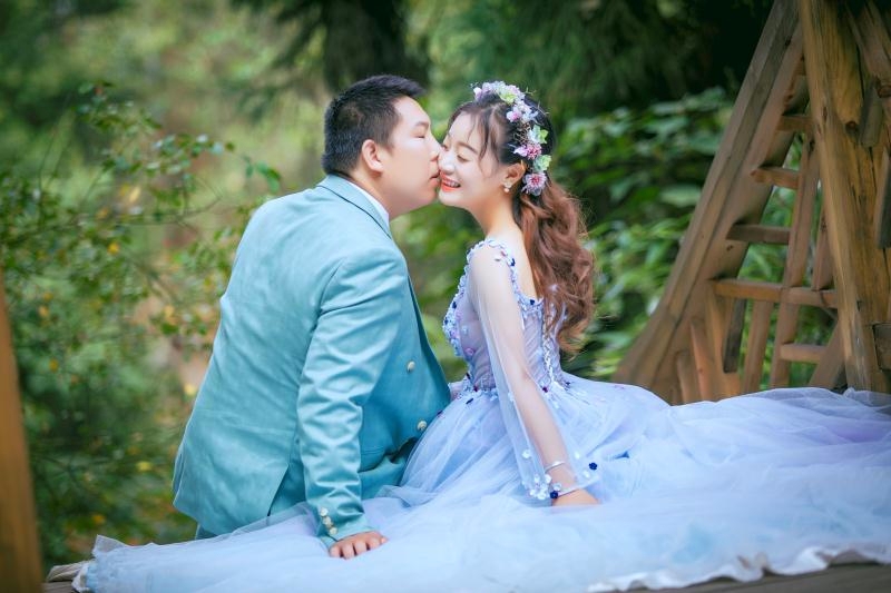 吴成红@陈梅苓邀请于十月二号在习水宴府举行婚礼诚挚邀请你的到来。