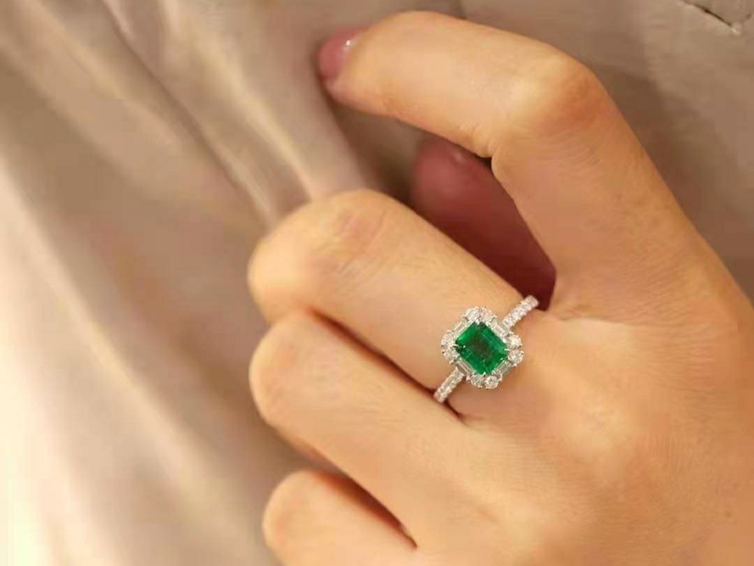 碧绿清爽派的祖母绿的小心机