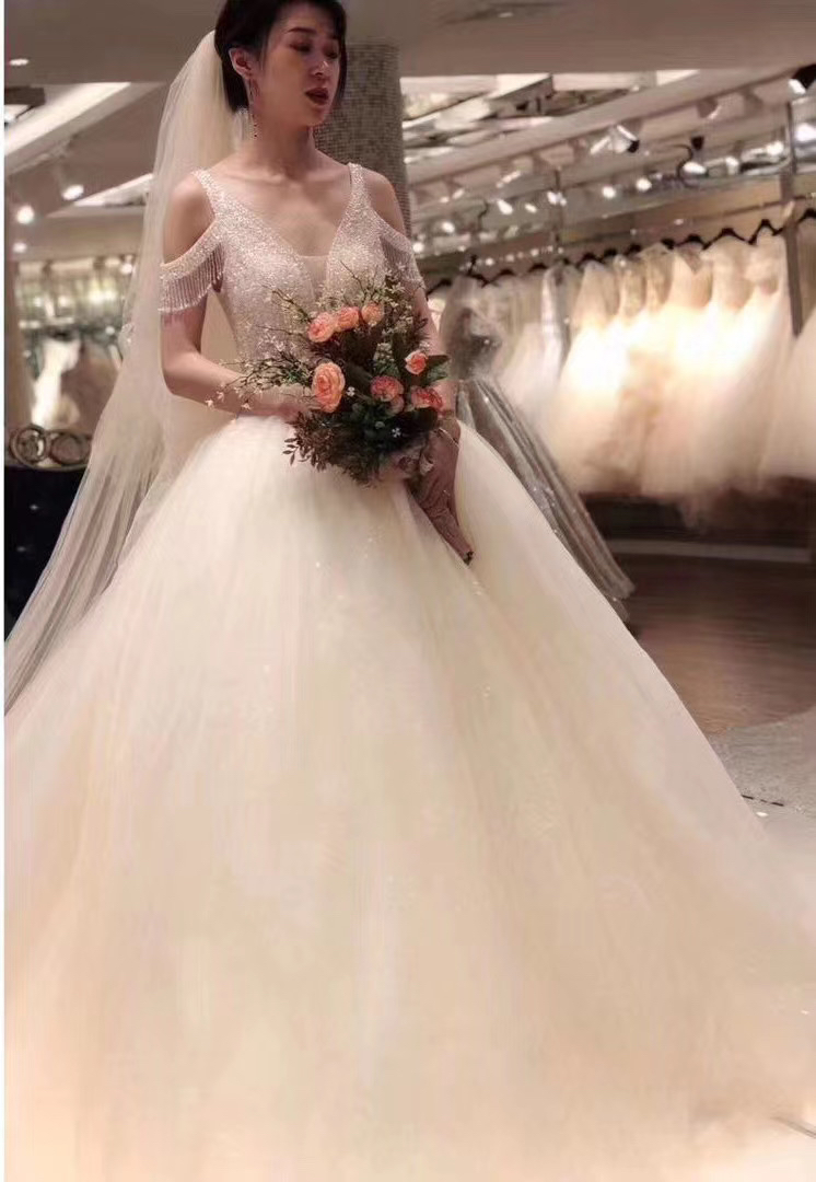 格林婚纱礼服−首席化妆师送妈妈妆