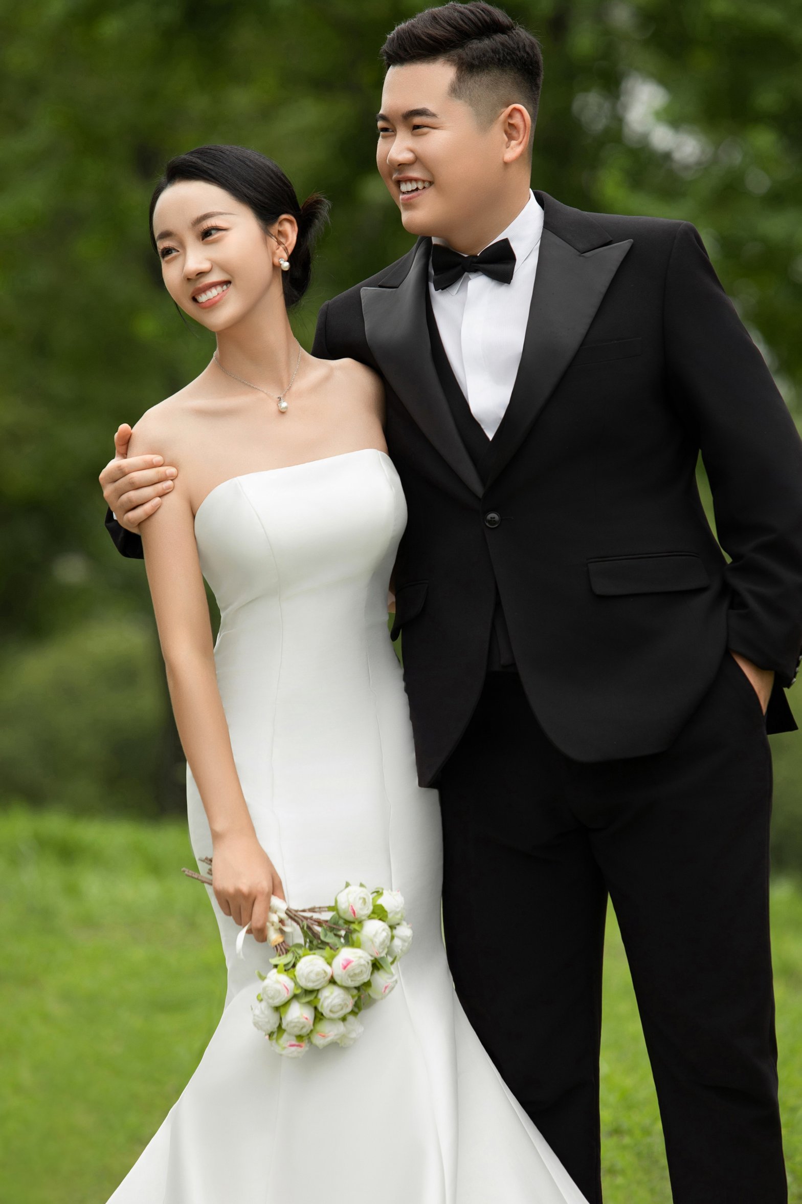 《翠岛 私家庄园》草坪森系婚纱摄影