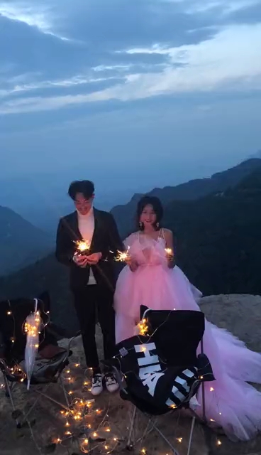 【唯美極簡】+底片全送+免租婚紗+結婚早妝