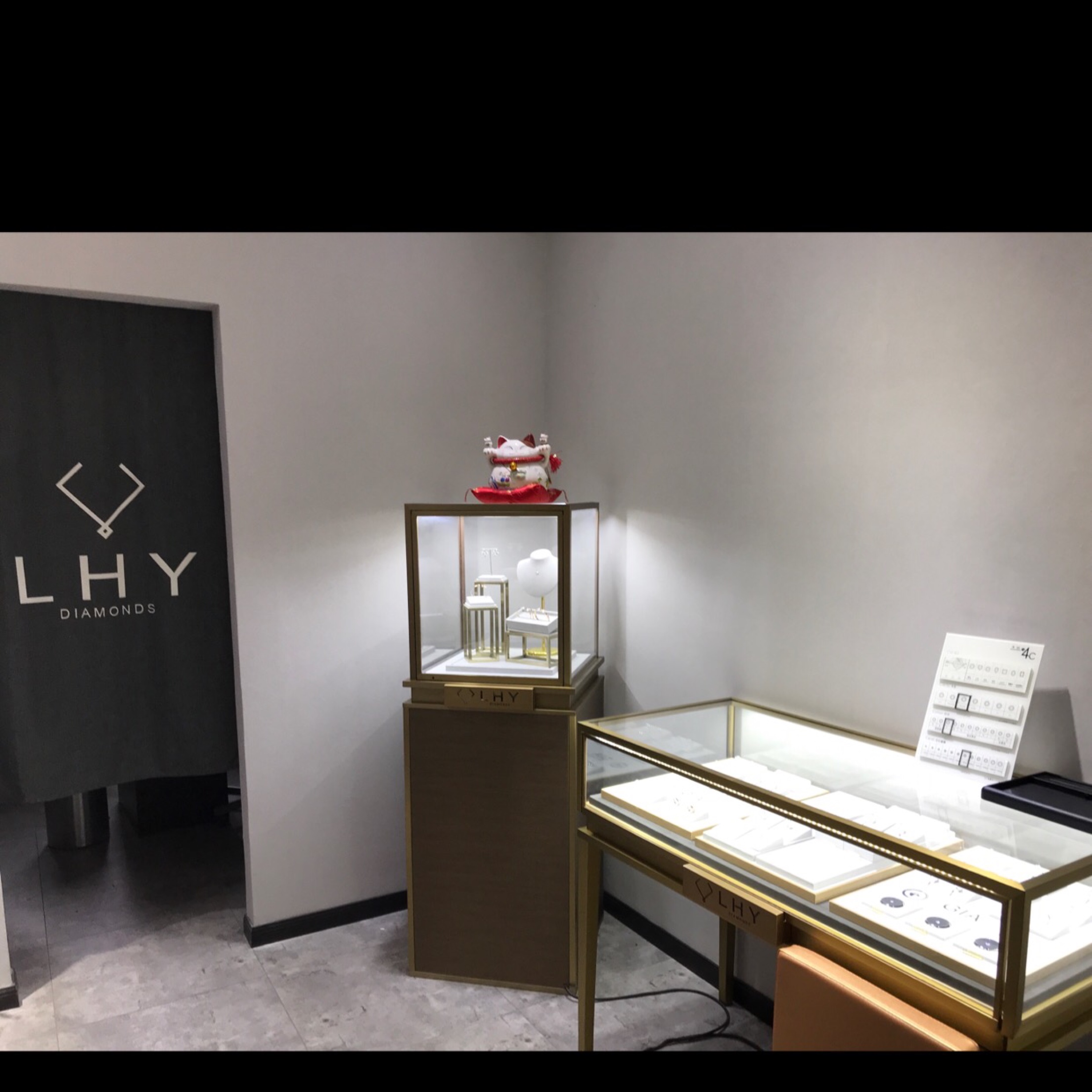 LHY钻戒婚戒珠宝定制