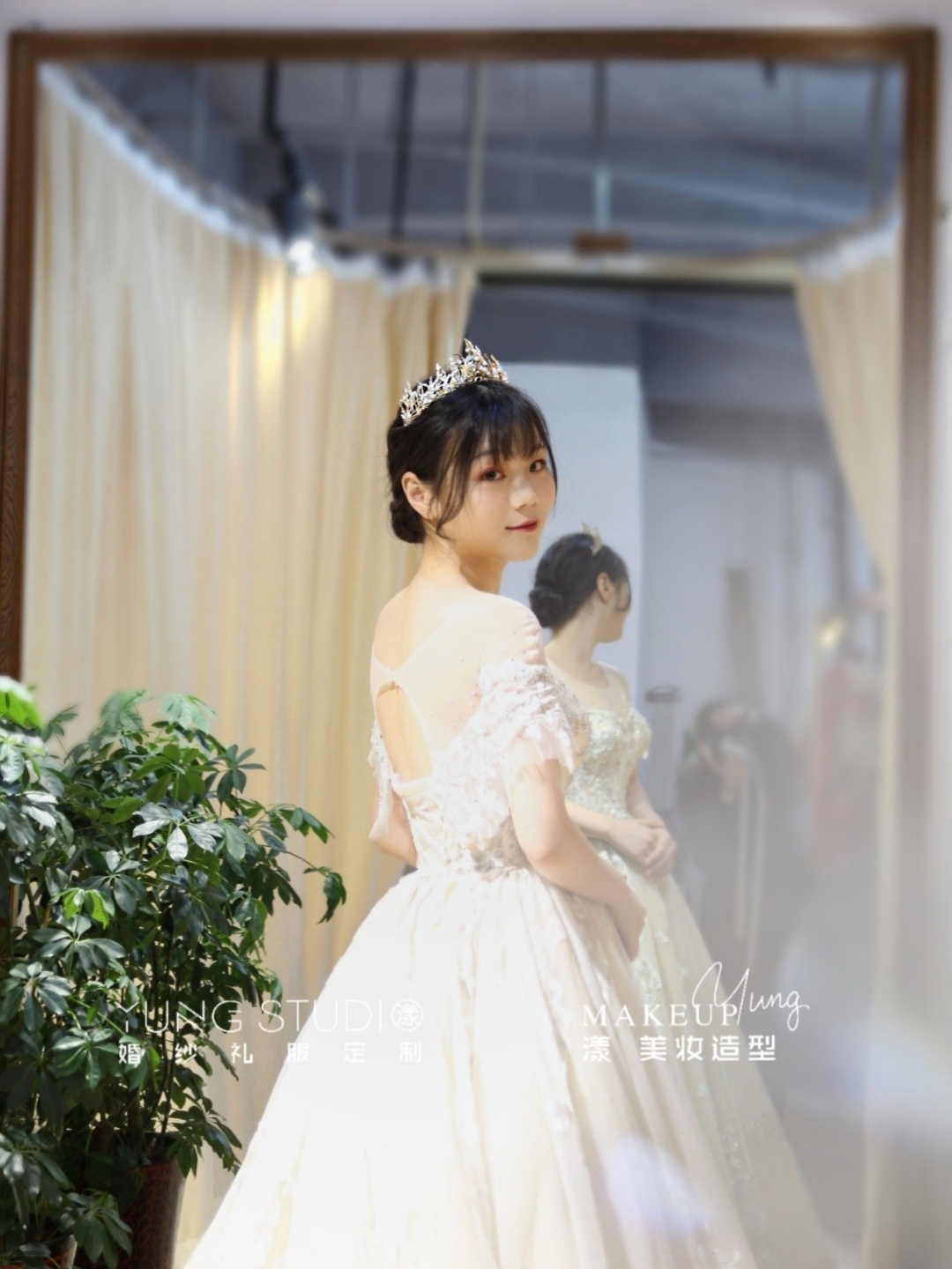 婚纱跟妆一站式漾婚礼跟妆礼服定制