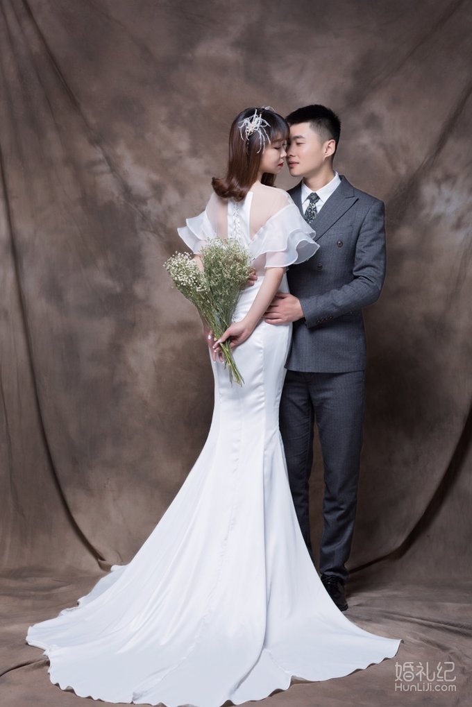 调皮婚纱照_调皮秀禾婚纱照