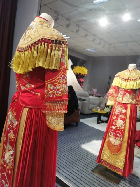 艾语婚纱礼服馆