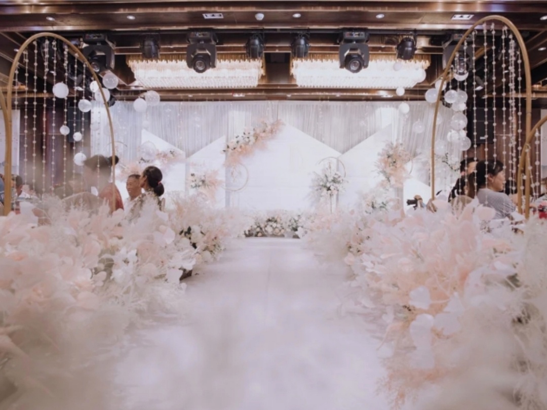 小预算精致香槟色婚礼策划