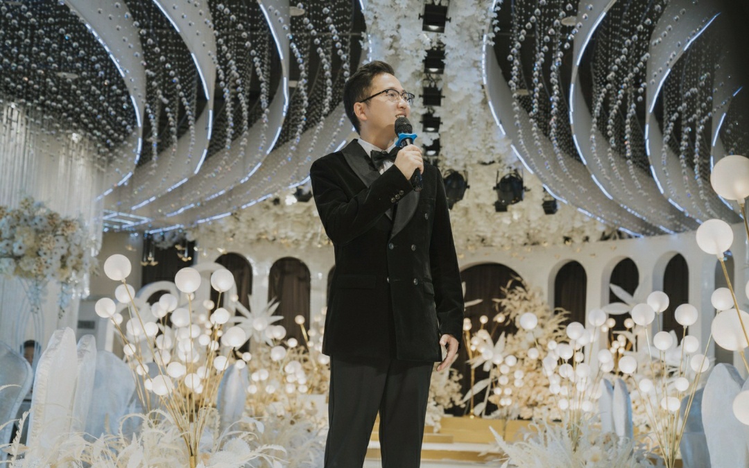 一见钟情的爱情   ｜   与君初相识，犹如故人