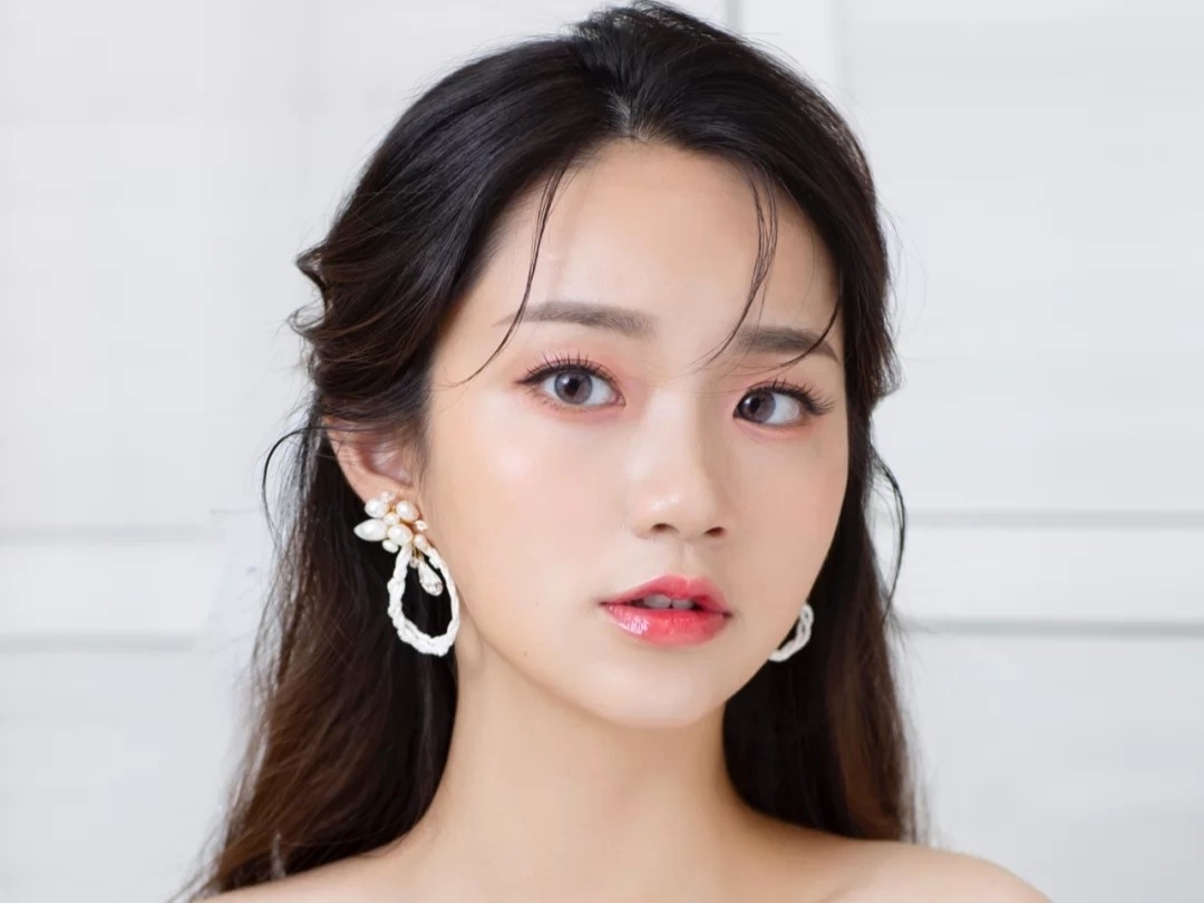 早妆，订婚妆发，出阁宴。回门宴，