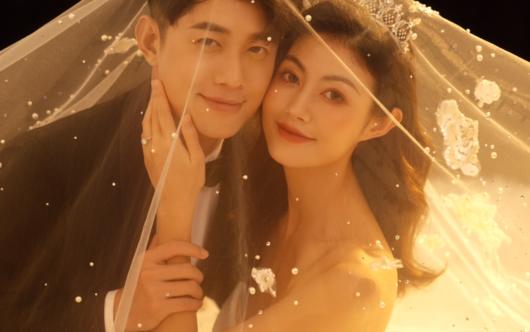 【活動(dòng)】內(nèi)外景通拍+10服10造+送婚紗