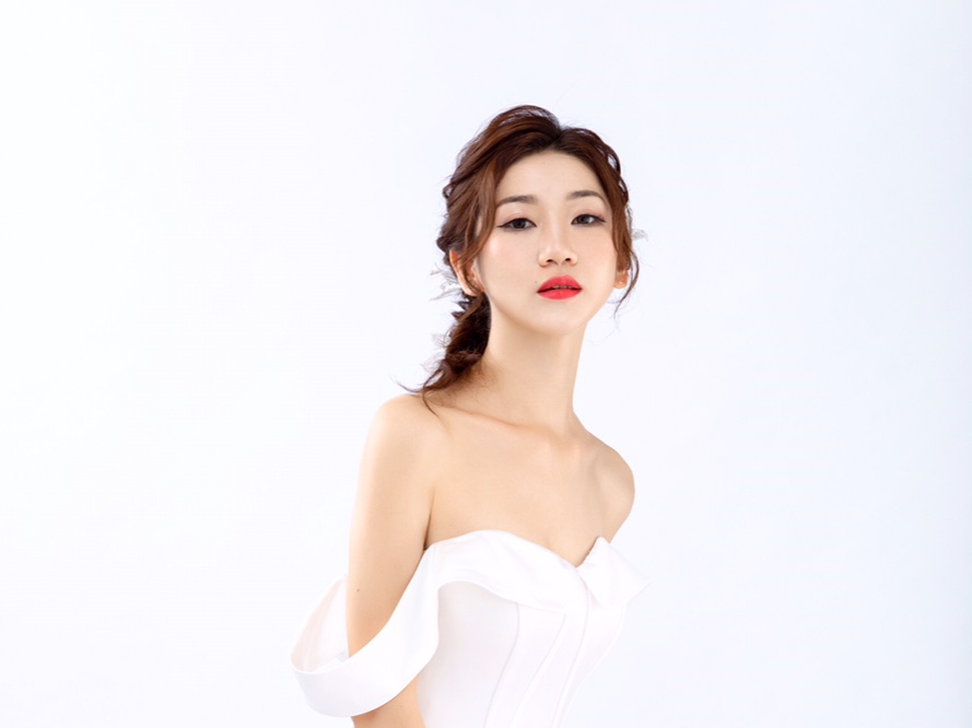 资深化妆师新娘全天跟妆+伴娘妆