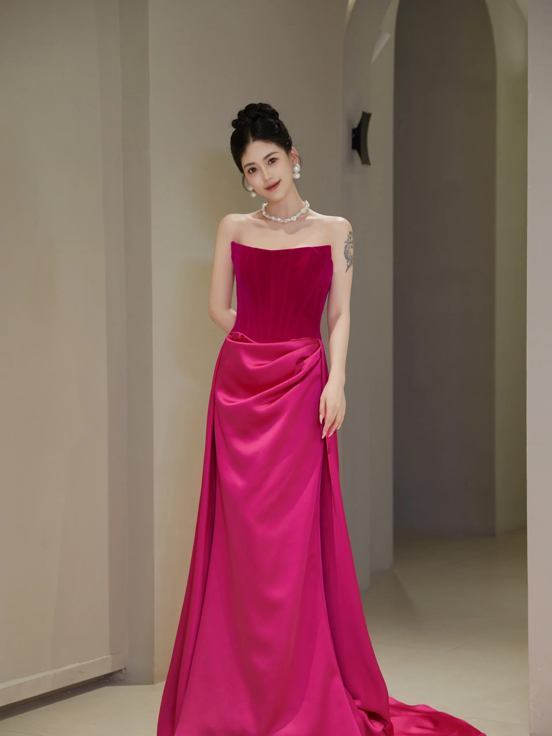 订婚礼服