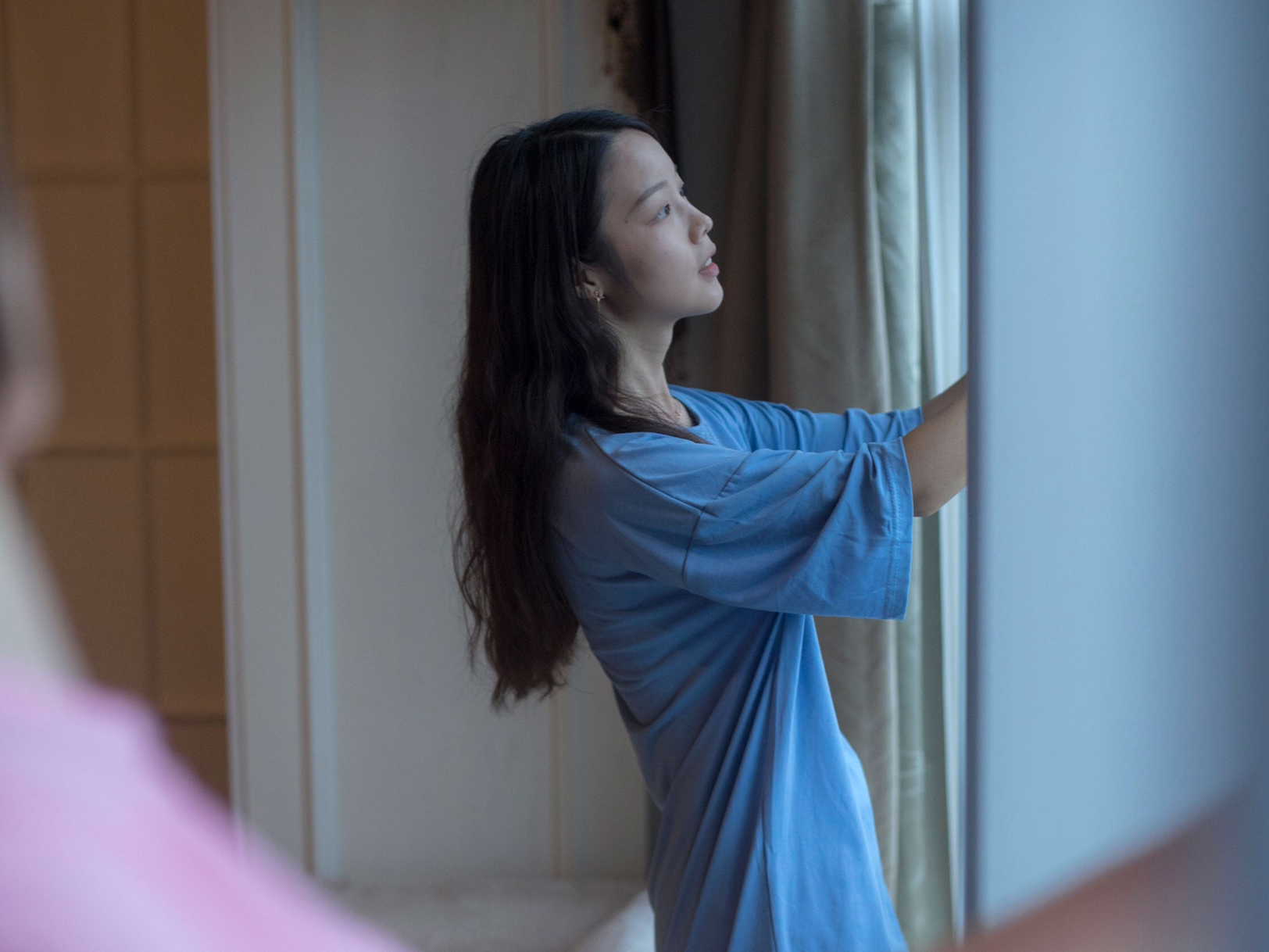 晴天适合相见，雨天适合思念。日常需要在一起。