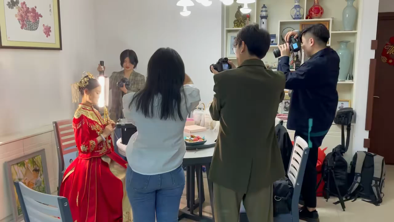 【首席金牌造型师】全天跟妆