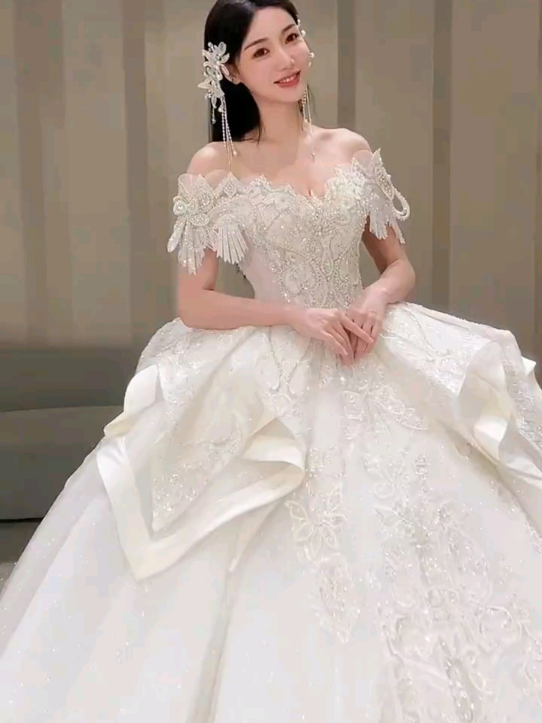 梵荣拾妆：婚纱