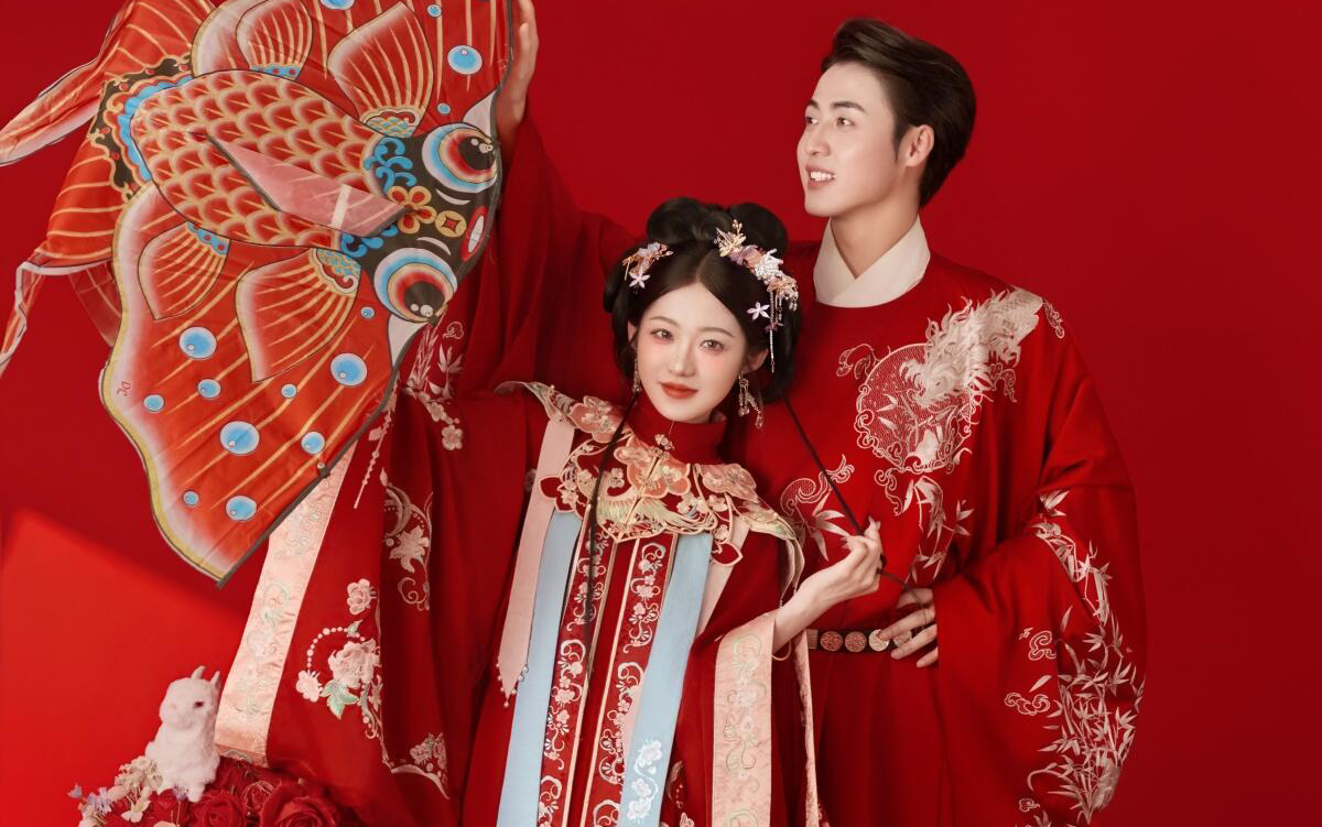 汉服控姐妹们干万不能错过 俏皮喜嫁