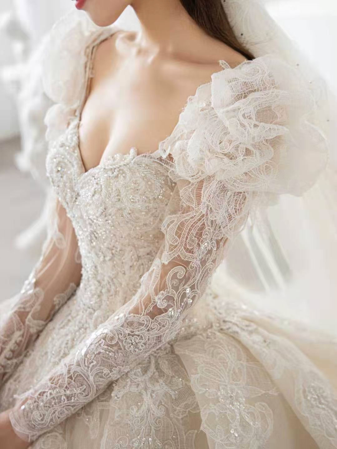 氣場大拖尾+秀禾+敬酒服+首席化妝師跟妝 組合