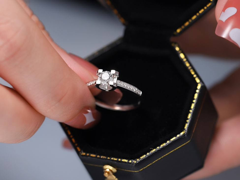 【佐卡伊】定制钻戒—心相守