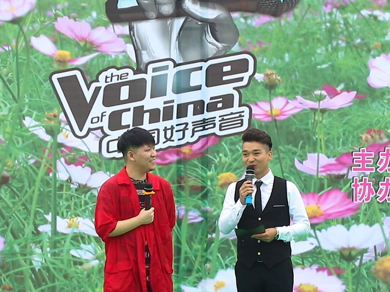 【人气主持.私人定制 】  执子之手到暮雪白头