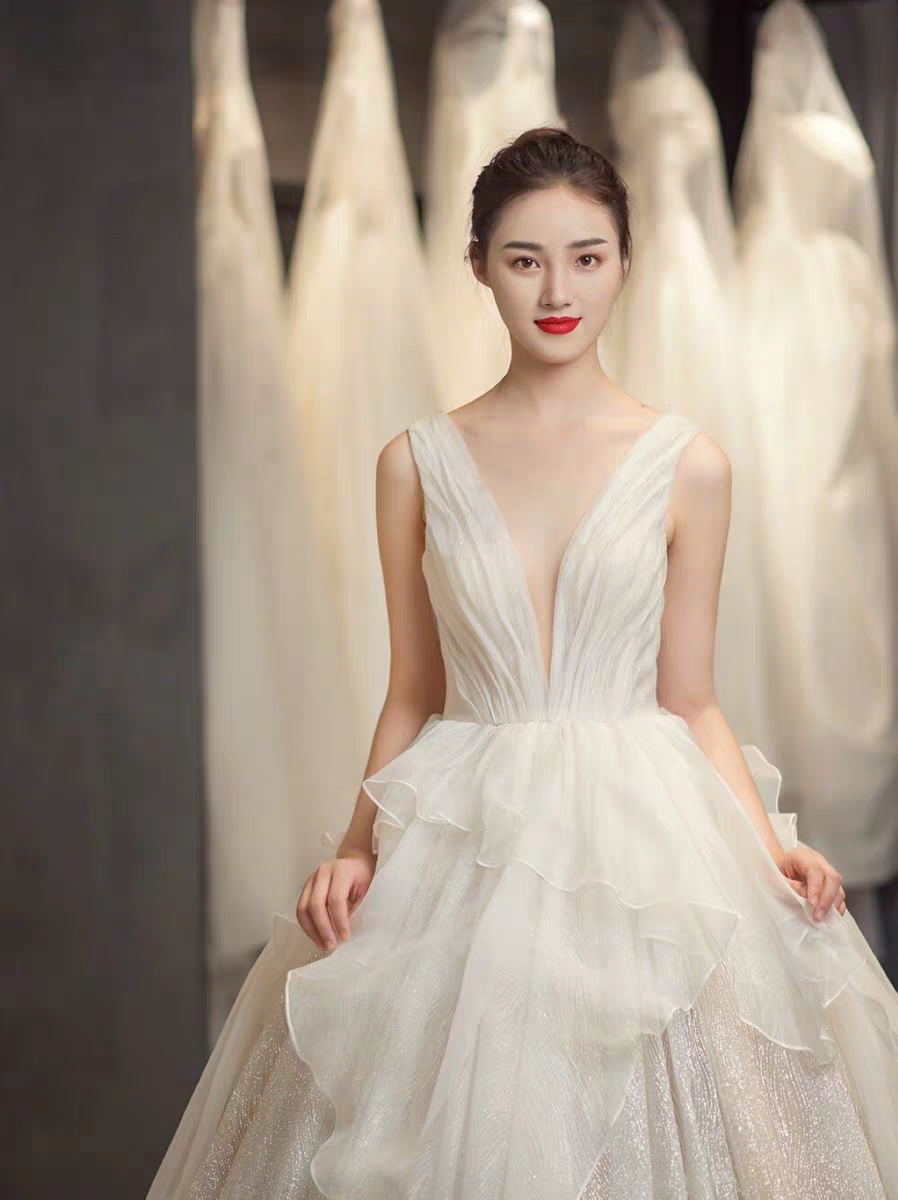 【种草】盘点夏季新款婚服，总有一款适合你❗