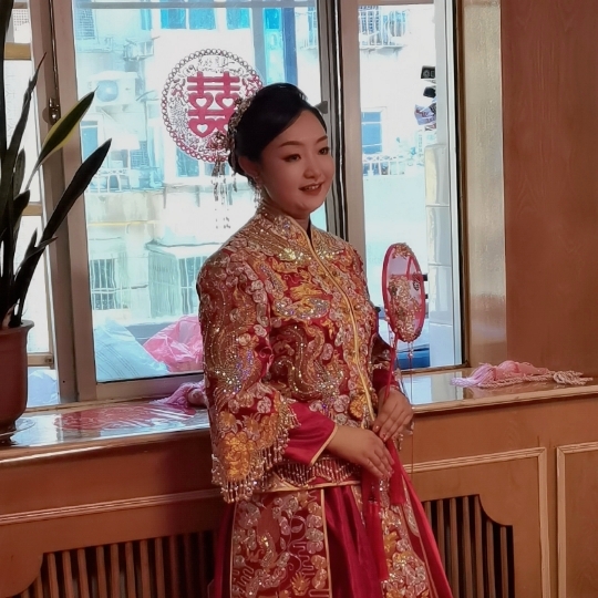 丽美分享扑捉婚礼跟妆新娘的照片