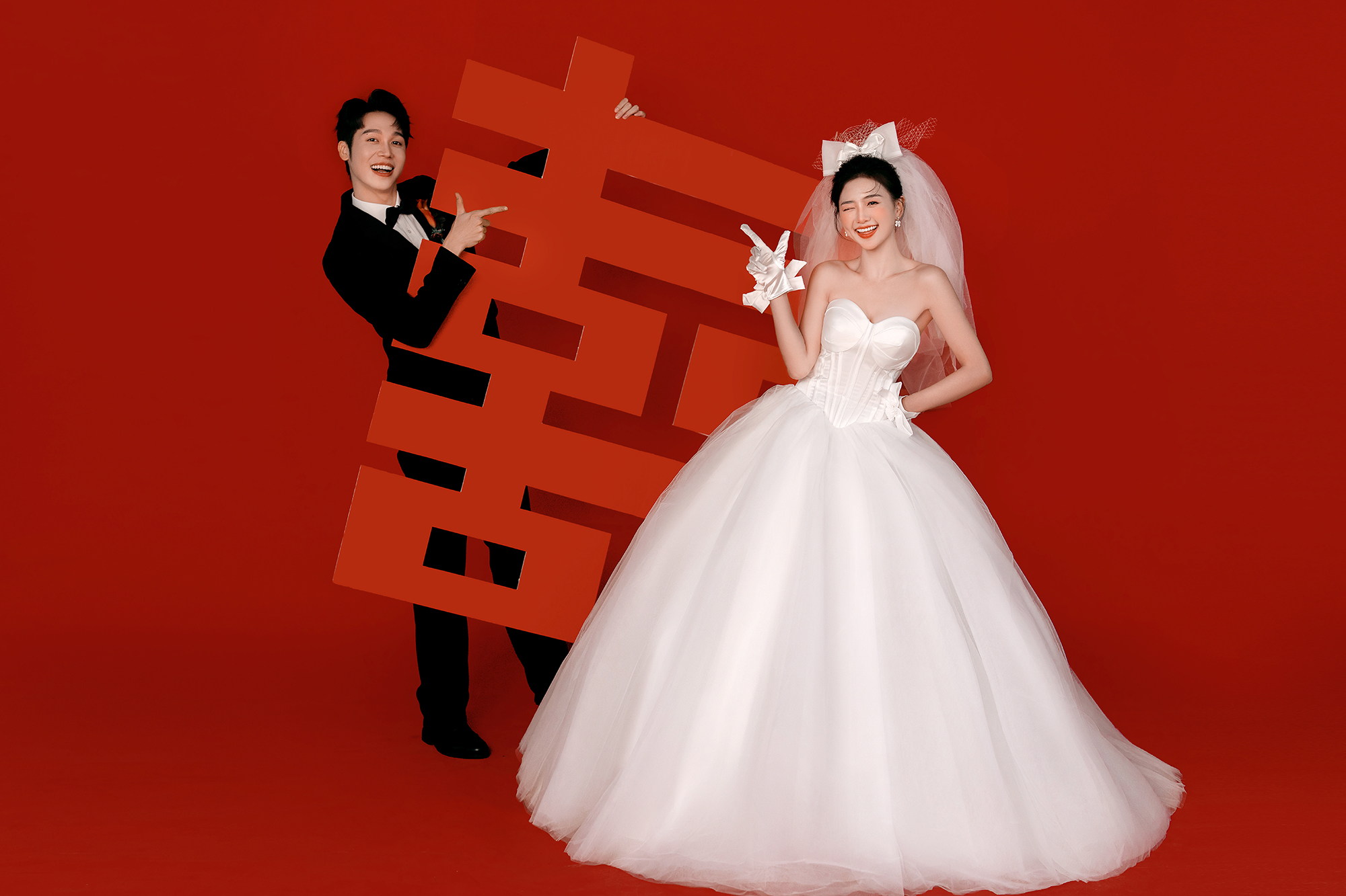 【有喜系列】6服6造丨內(nèi)外景通拍婚紗照