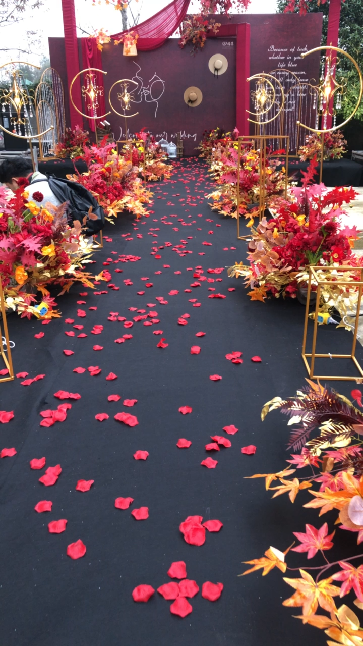 許你一場紅色婚禮、如同年華盛開的火焰