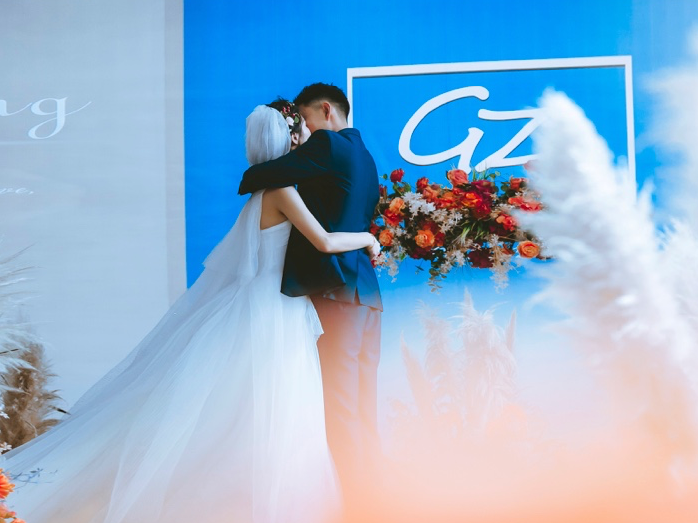 含四大金剛?cè)藛T，老家的庭院婚禮，既干凈也有溫度