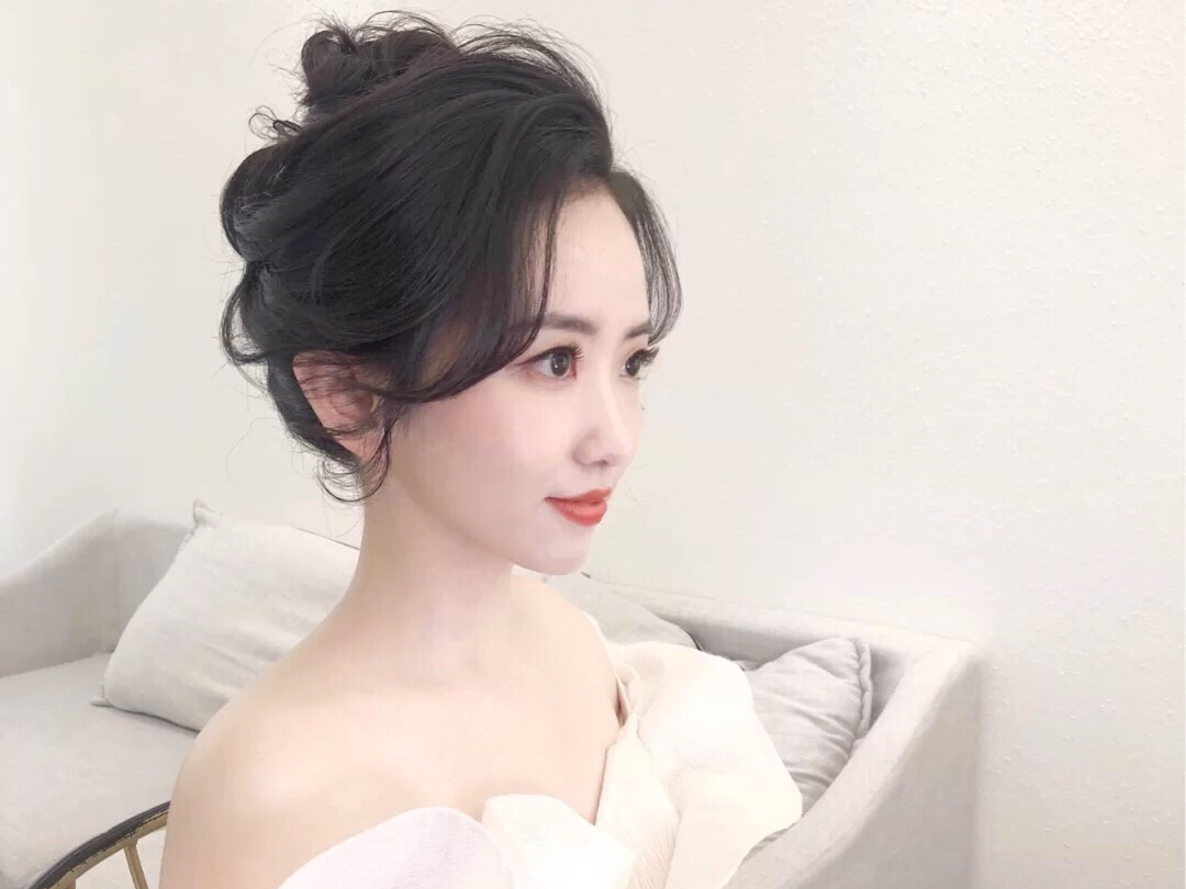资深档晚宴婚礼跟妆-赠送两个亲友淡妆