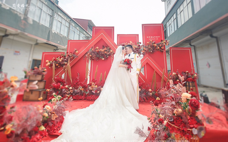 简爱婚礼临泉户外红色系婚礼
