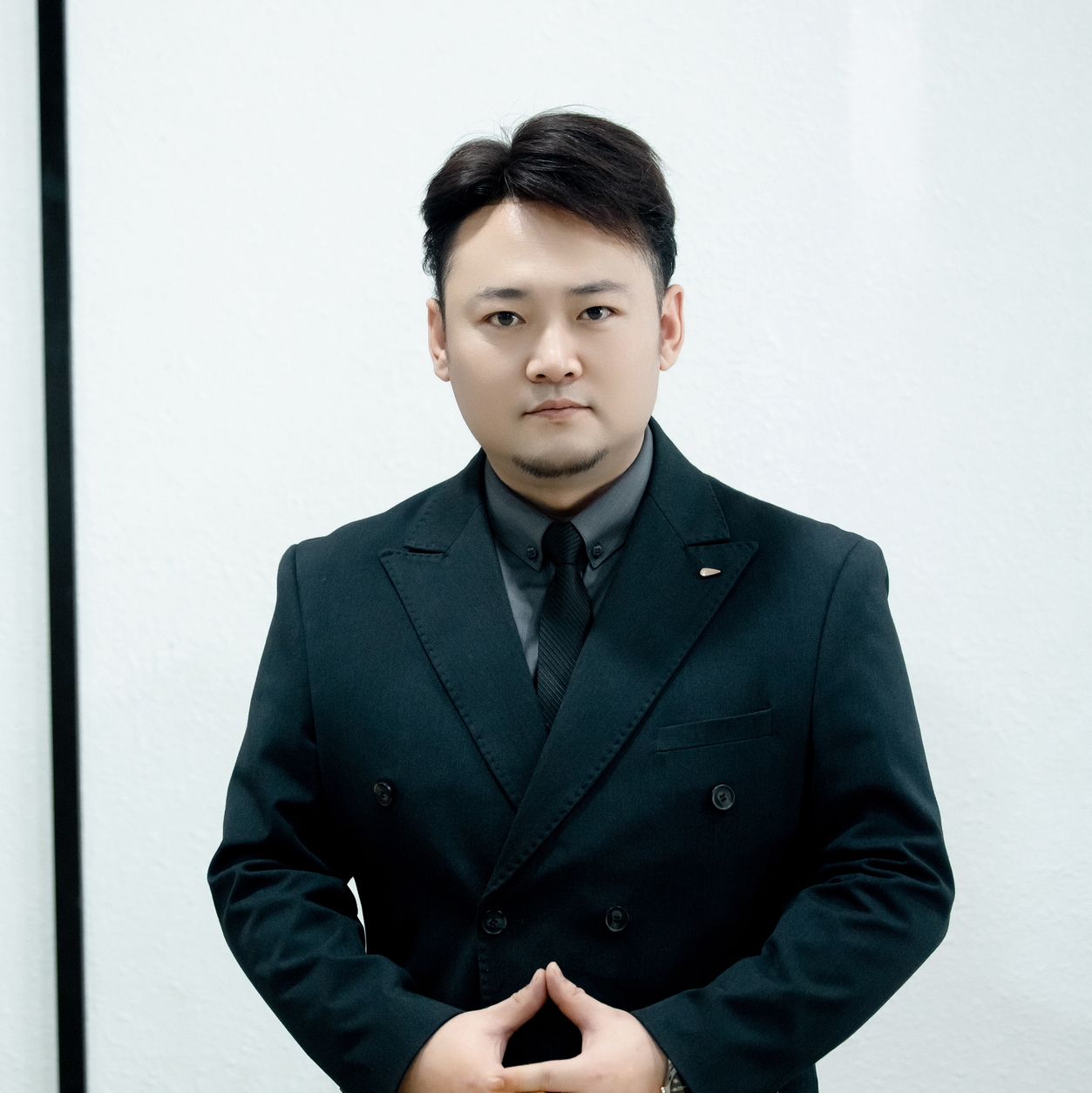 主持人祥龙