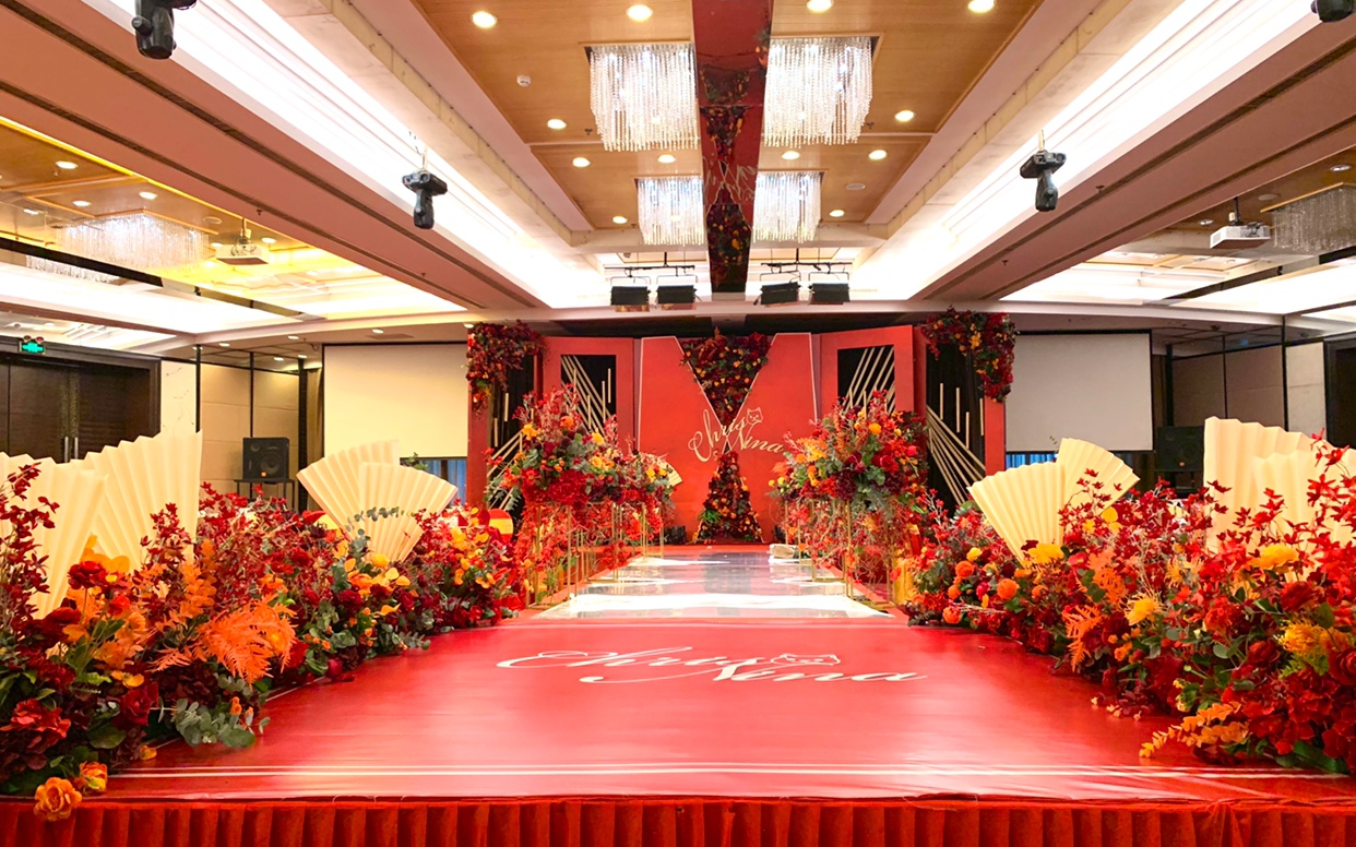 紅色愛(ài)戀（紅色+秋色）簡(jiǎn)約西式