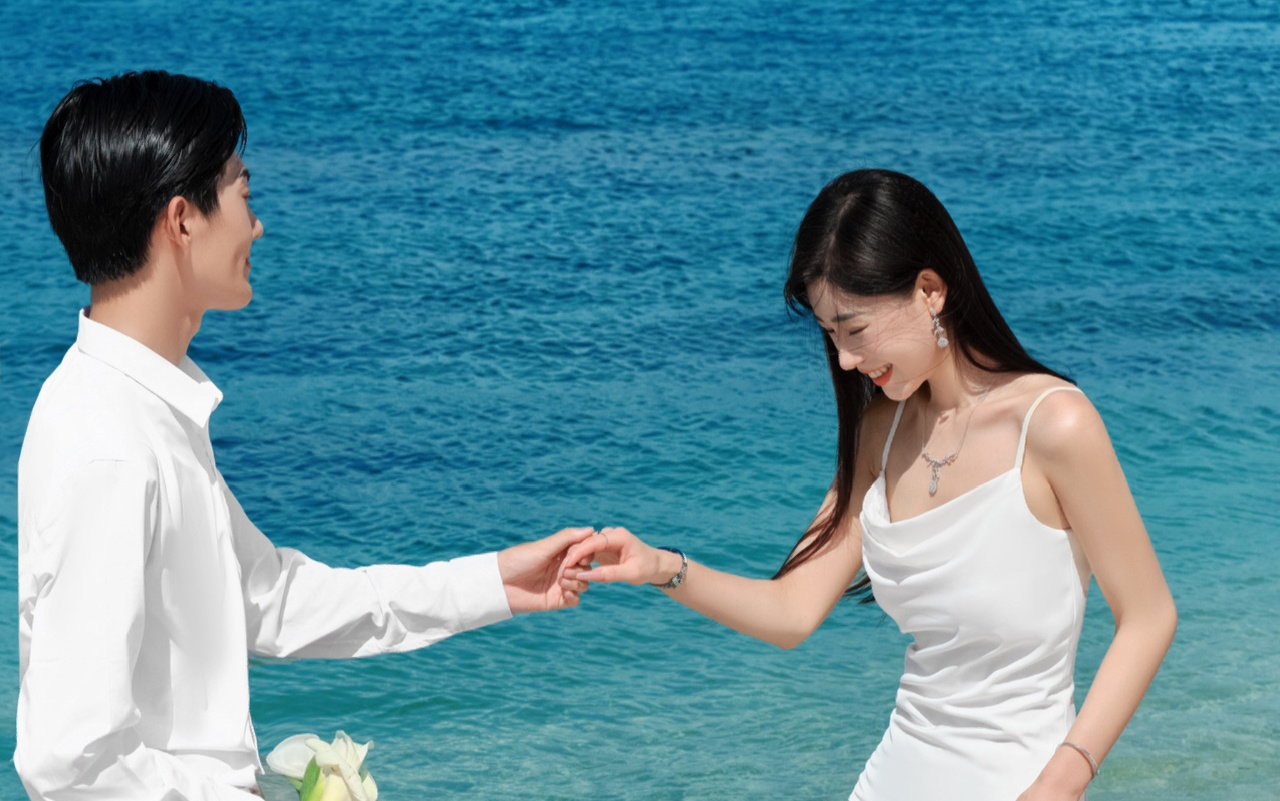 三亚高级玻璃海景婚纱照