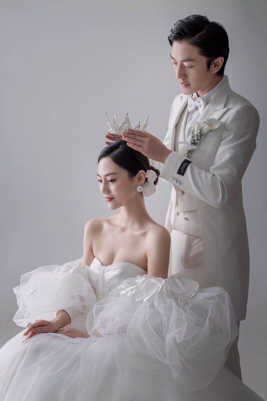 【活動(dòng)】?jī)?nèi)外景通拍+12服12造+送婚紗