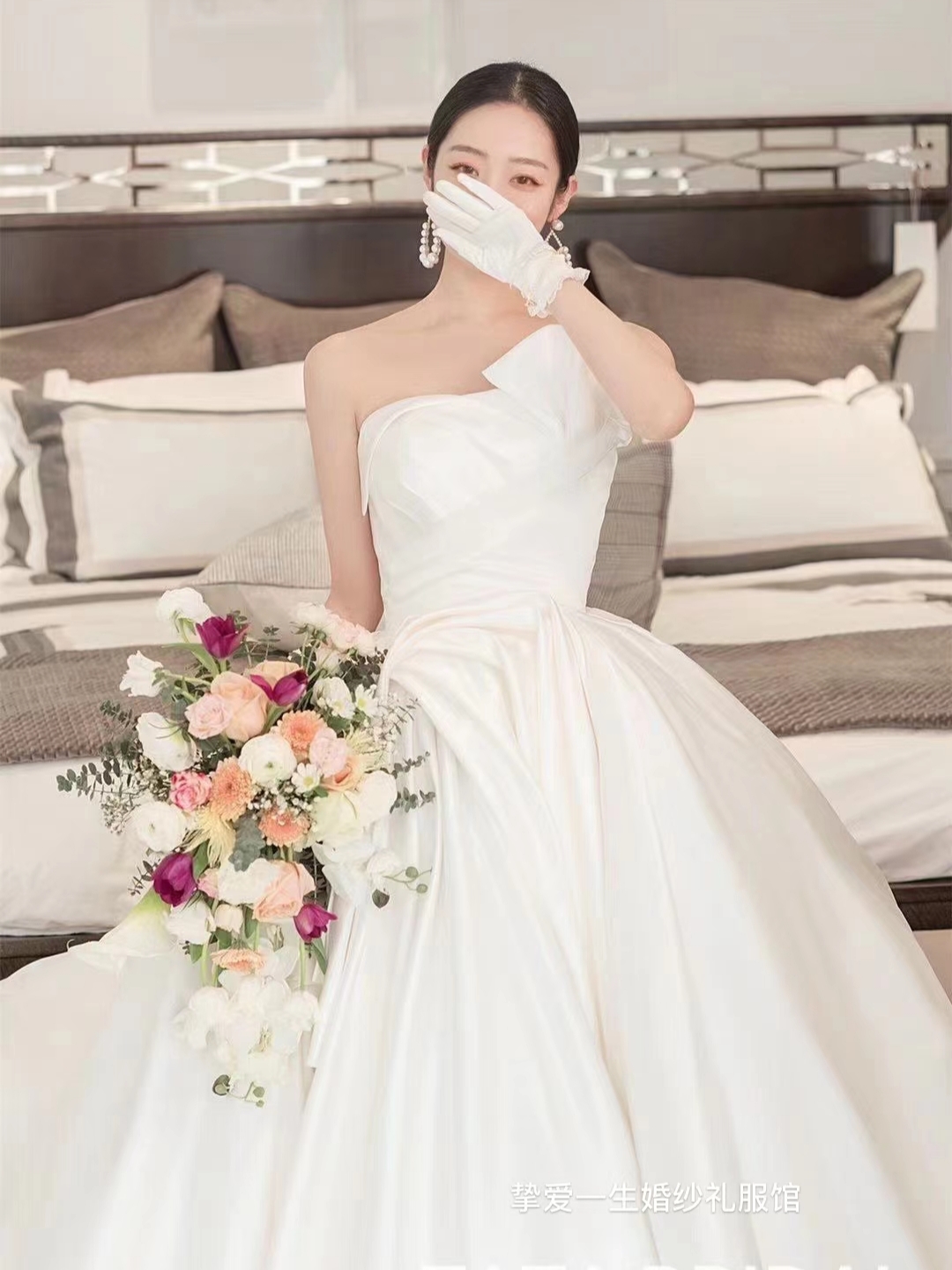 【摯愛婚紗】設(shè)計(jì)感高檔緞面婚紗
