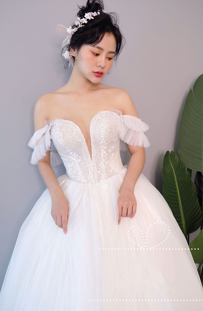 穿对婚纱太重要了，这件婚纱仙气十足还显瘦