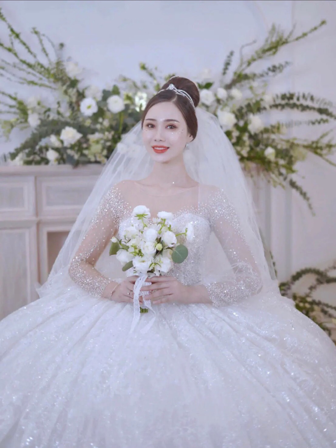 【本初婚纱】2020款奢华长袖大拖尾婚纱