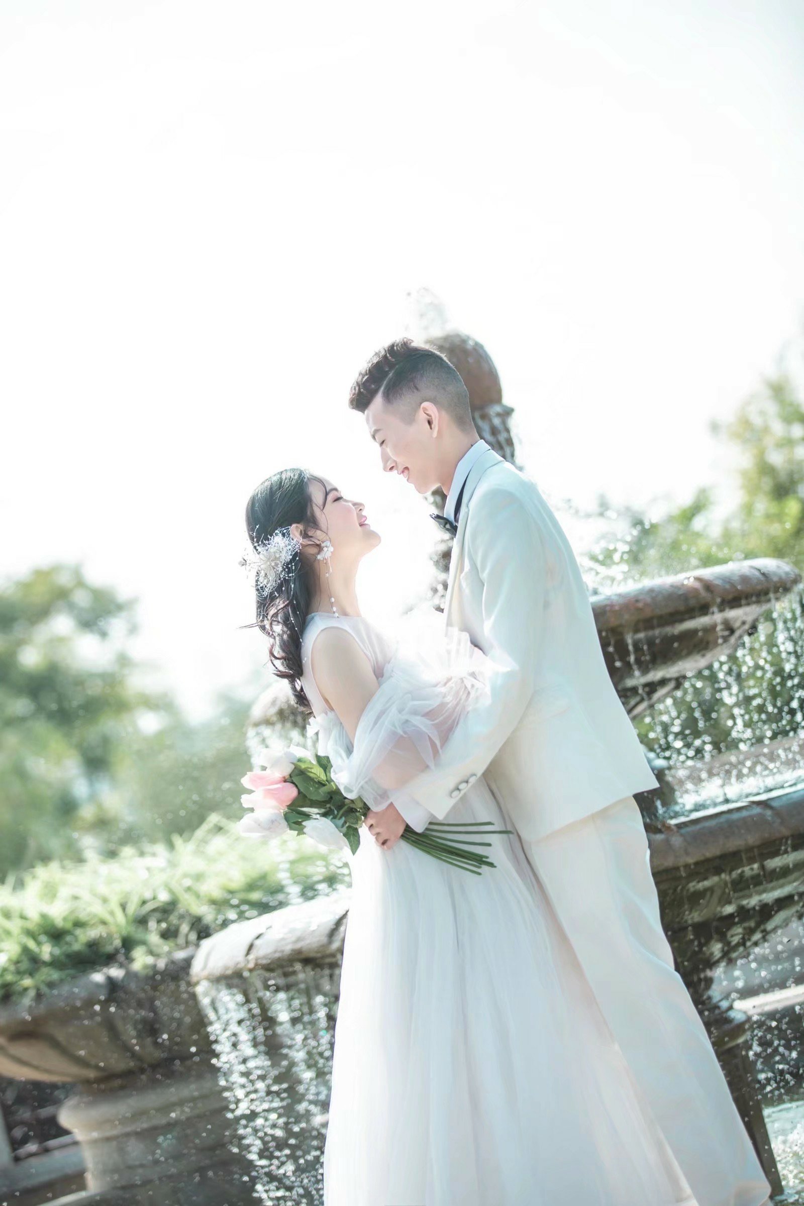 李莎莎    
任志鑫