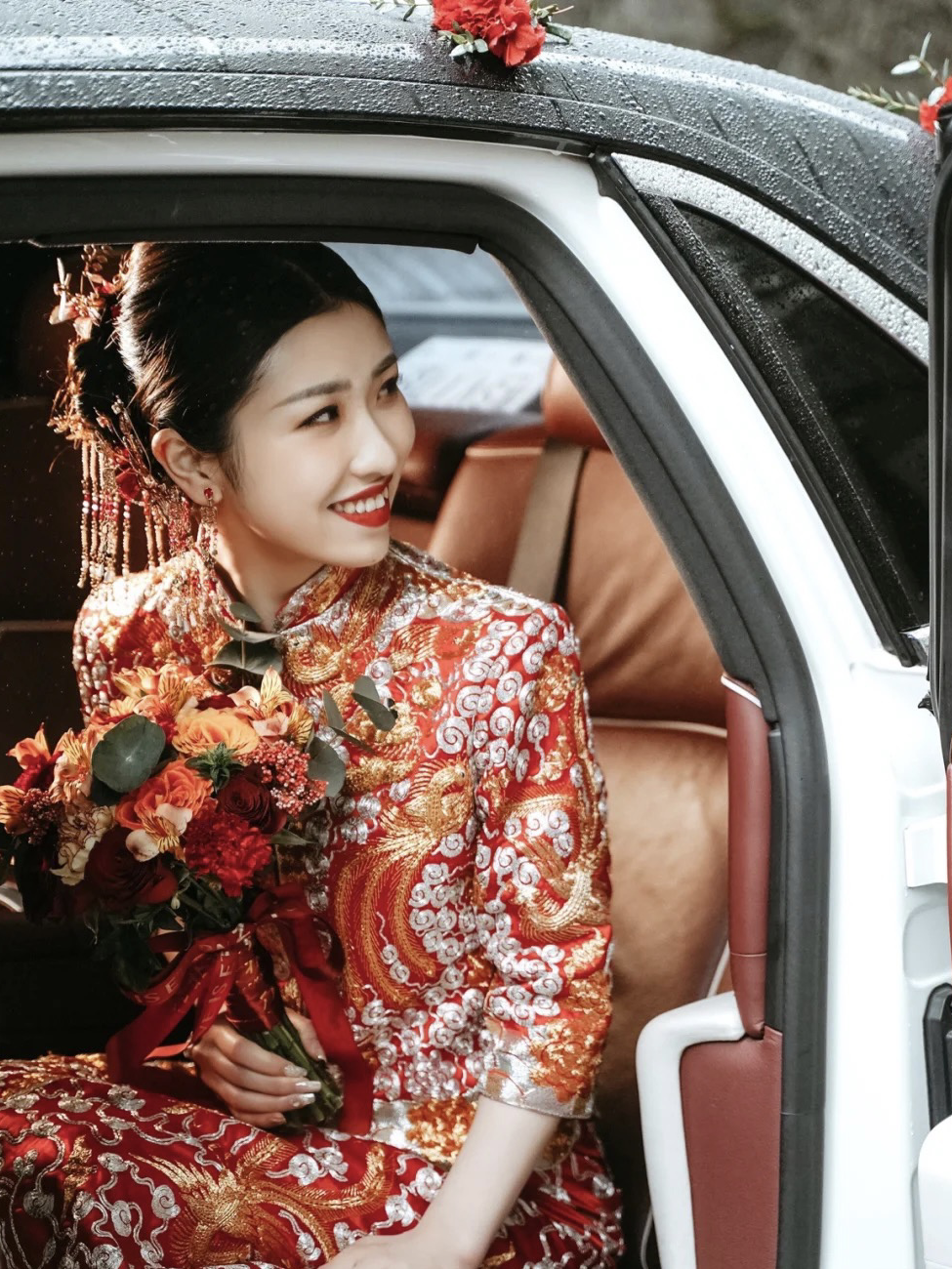 总监档全天跟妆+免租婚纱+亲友妆