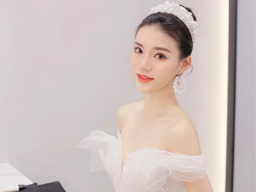 安琪彩妆团队 资深造型师全天跟妆