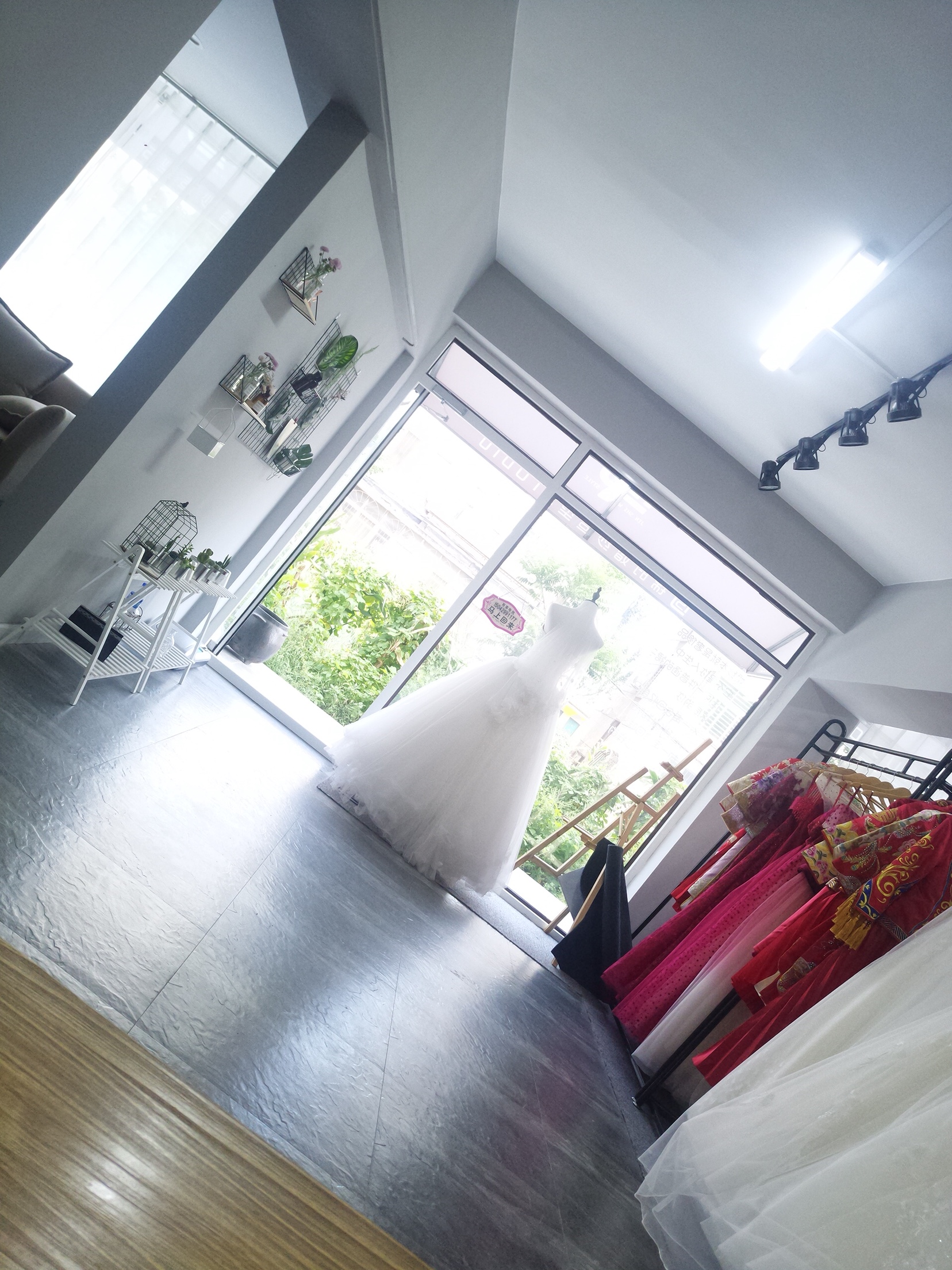 兴城市锦时婚纱造型工作室