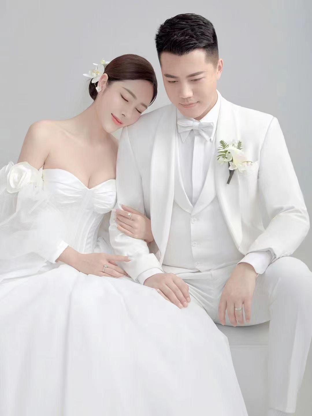 婚纱照特惠套餐1999元 6套衣服 内外景双拍 
